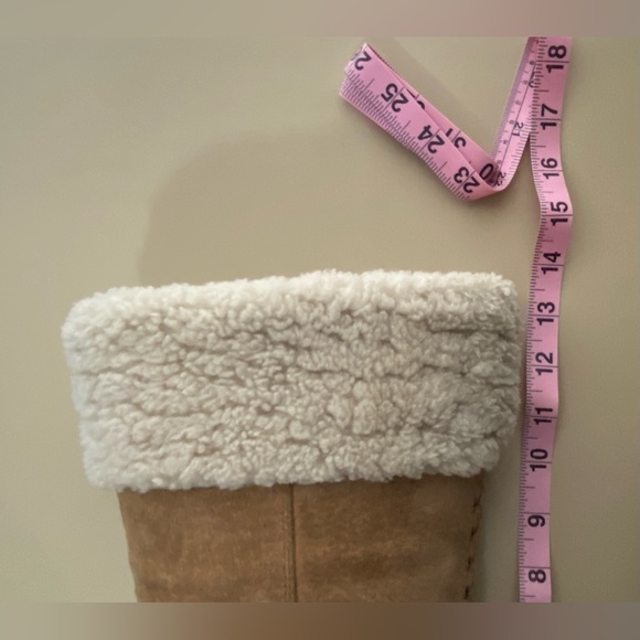 UGG rubber sole boots - Picture 9 of 10